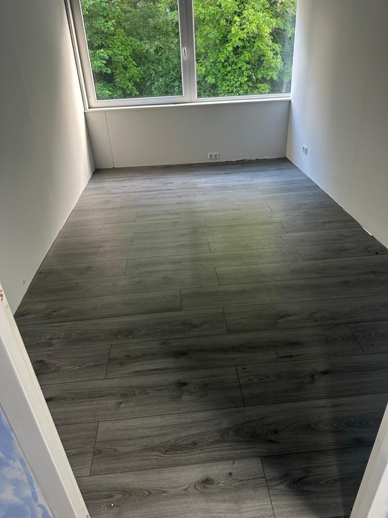 Laminaat 120m2 - GRATIZ AFHALEN, Gebruikt, 75 m² of meer, Ophalen of Verzenden, Grijs