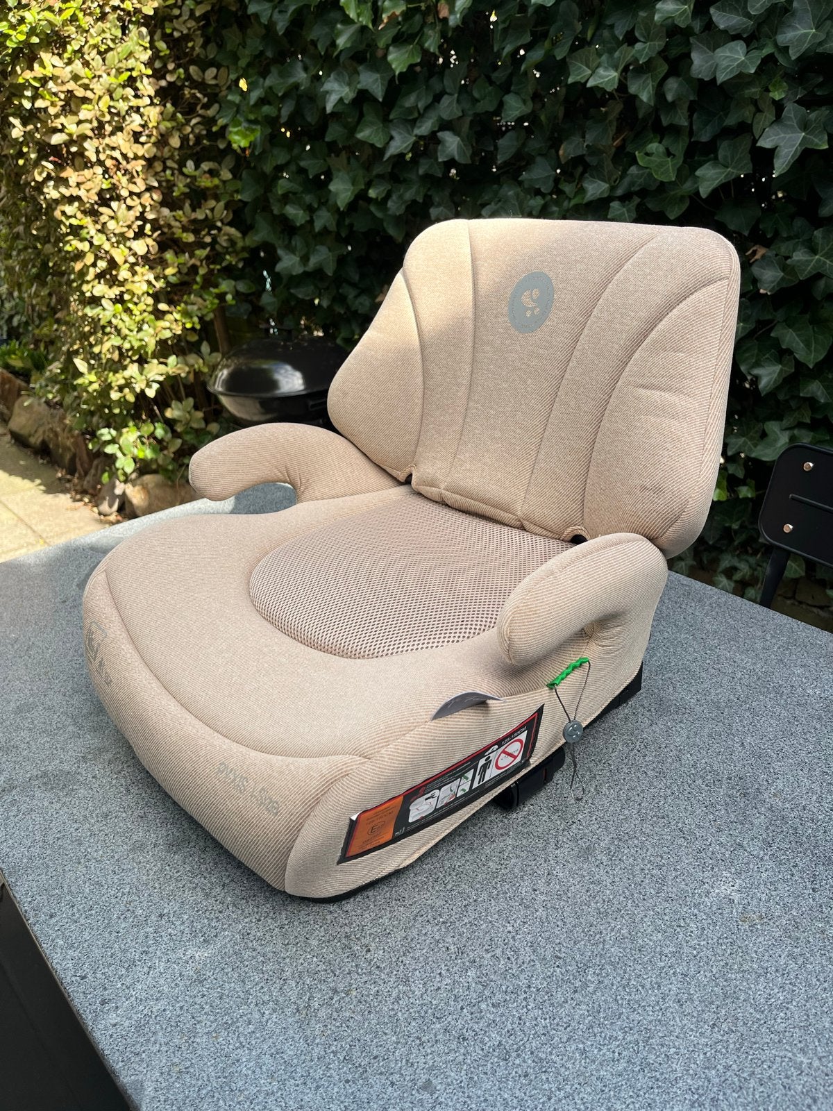 Zitverhoger in beige met Isofix-aansluiting, 15 t/m 36 kg, Afneembare rugleuning, Zo goed als nieuw, Isofix