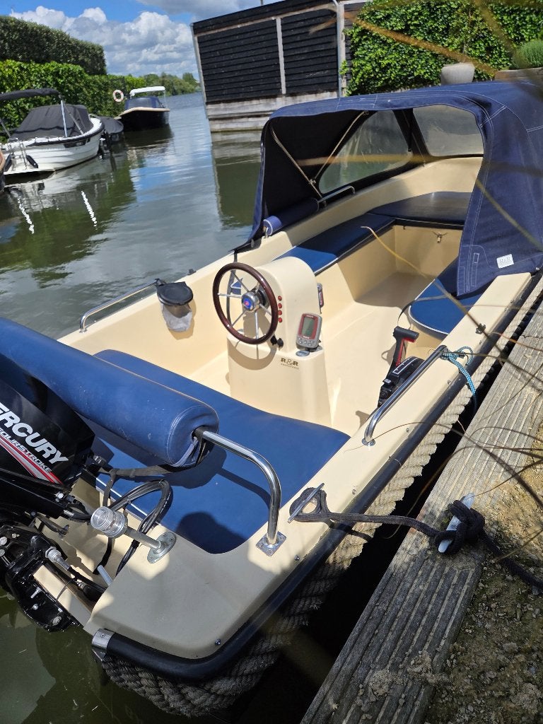 Perfect onderhouden Family 470 Classic Elegance II sloep, Watersport en Boten, Sloepen, 1.80 meter, Zonnedek, 20 pk, Ophalen