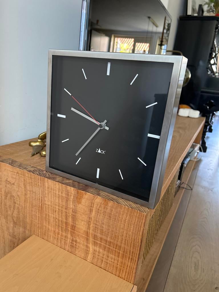 Mooie klok van Zack 26x26, Ophalen, Zo goed als nieuw, Wandklok