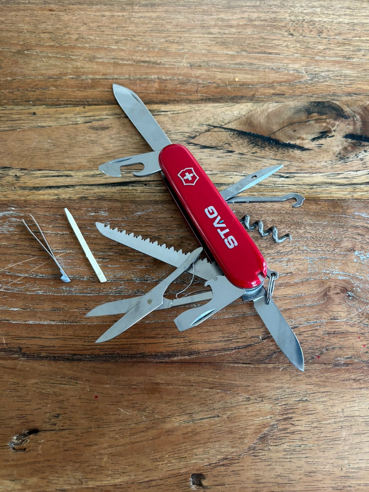 Victorinox Huntsman Zwitsers zakmes - Rood, Ophalen of Verzenden, Zo goed als nieuw