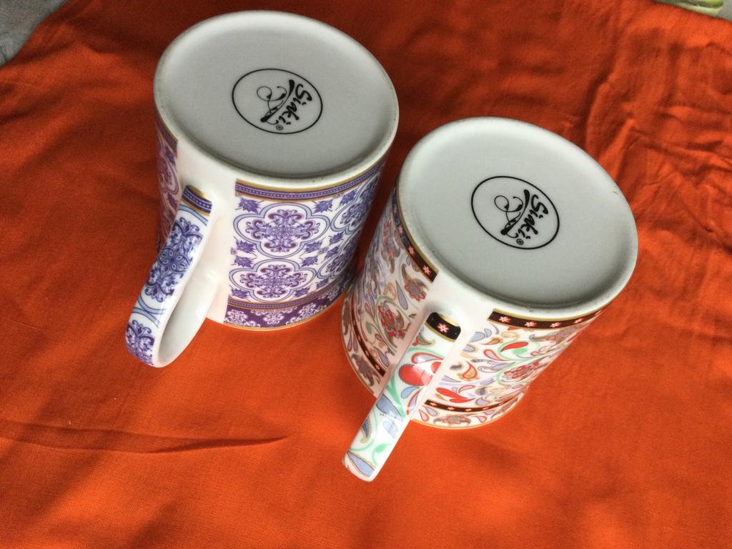 2 x Siaki thee/ koffie mokken. Zgan., Ophalen of Verzenden, Zo goed als nieuw, Overige stijlen, Kop(pen) en/of Schotel(s)