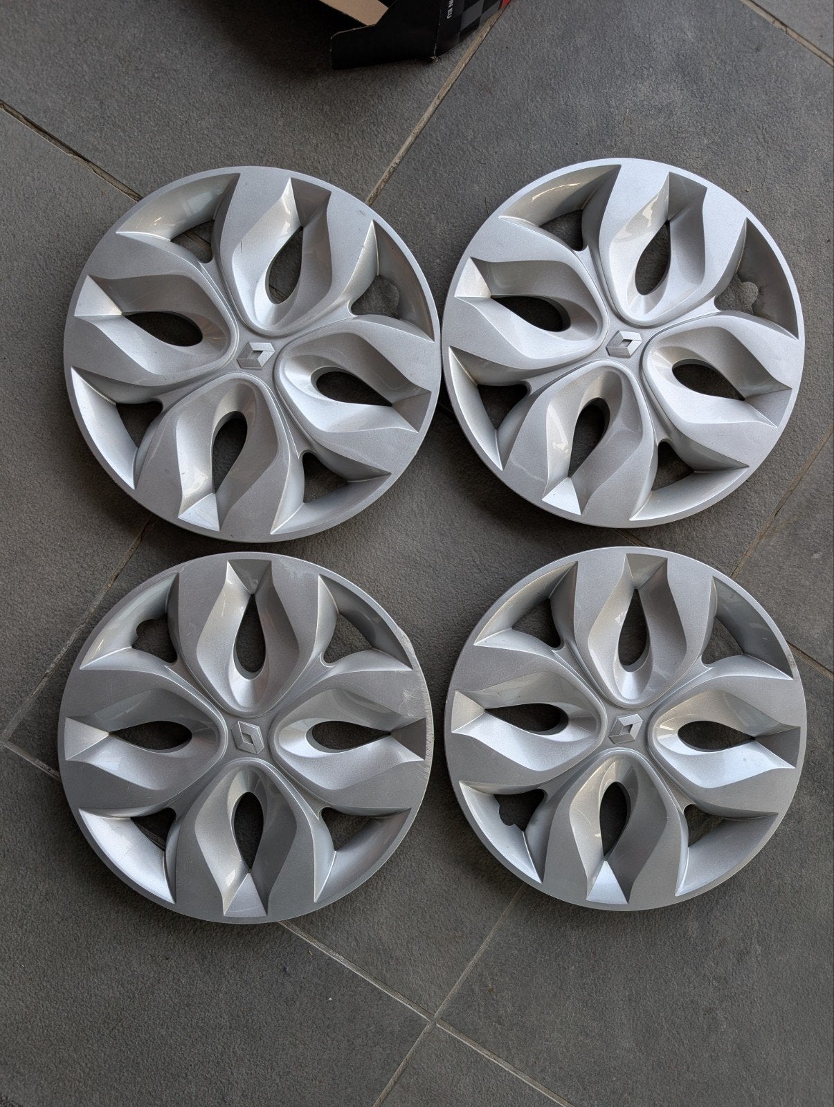Set van 4 Renault wieldoppen - 15 inch, Auto diversen, Wieldoppen, Ophalen of Verzenden, Gebruikt