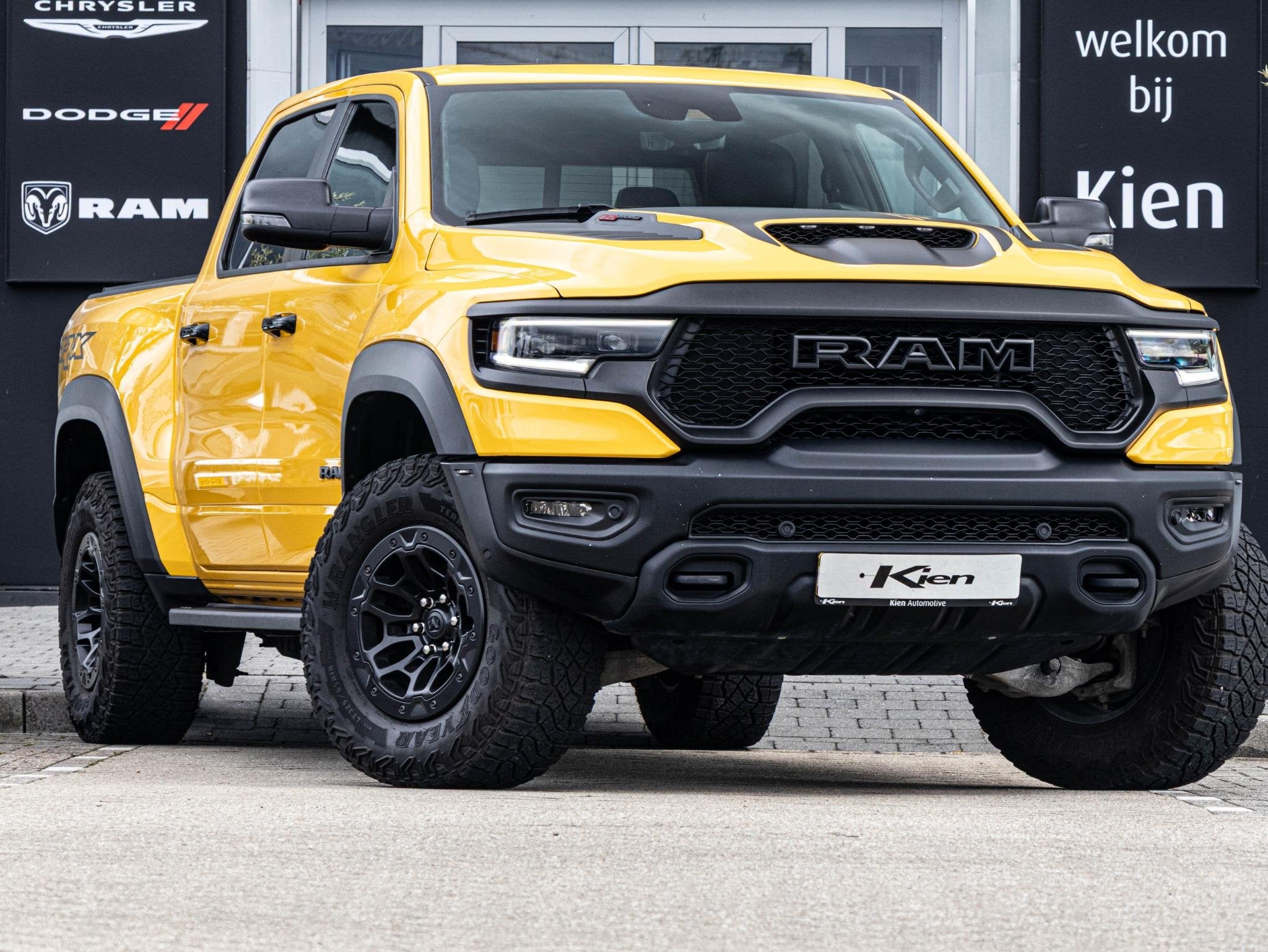 Dodge Ram 1500 6.2 V8 4x4 Crew Cab TRX, Auto's, Automaat, Gebruikt, Lane Keeping Assist, 711 pk