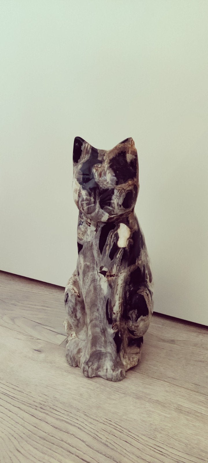 uniek katten beeld versteend hout 48 cm hoog, Verzamelen, Ophalen