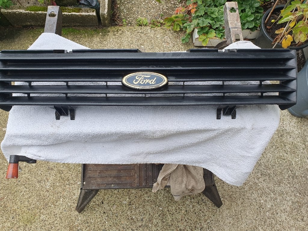 Ford Escort grill 1983 - 1984, Ophalen, Gebruikt, Ford