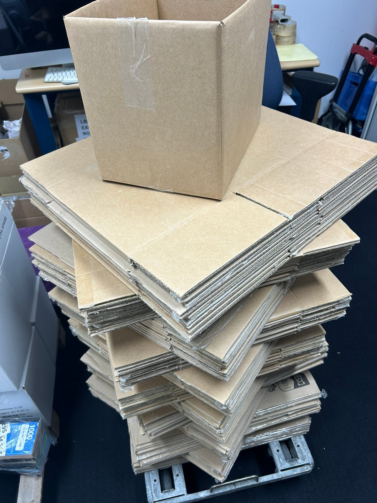110 stuks kartonnen dozen 1 x gebruikt, Doe-het-zelf en Verbouw, Doos, Opvouwbaar, Minder dan 35 cm, Minder dan 50 cm