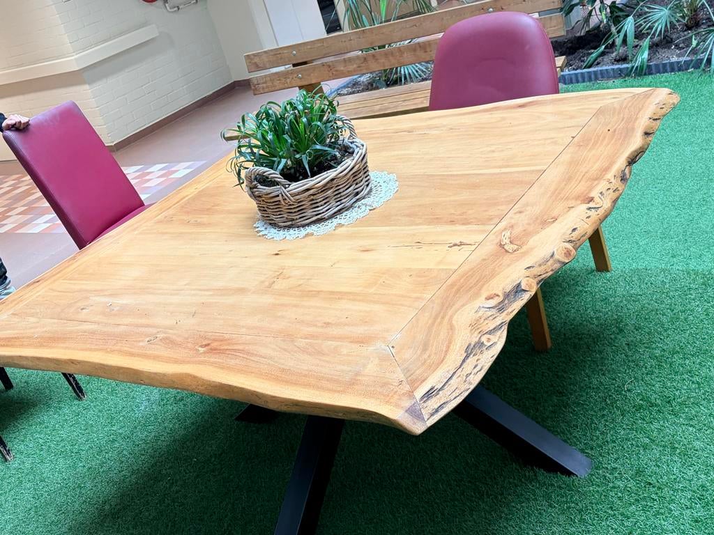 Massief houten eettafel met metalen onderstel, Huis en Inrichting, Tafels | Eettafels, Ophalen, Gebruikt, 150 tot 200 cm, Vijf personen of meer
