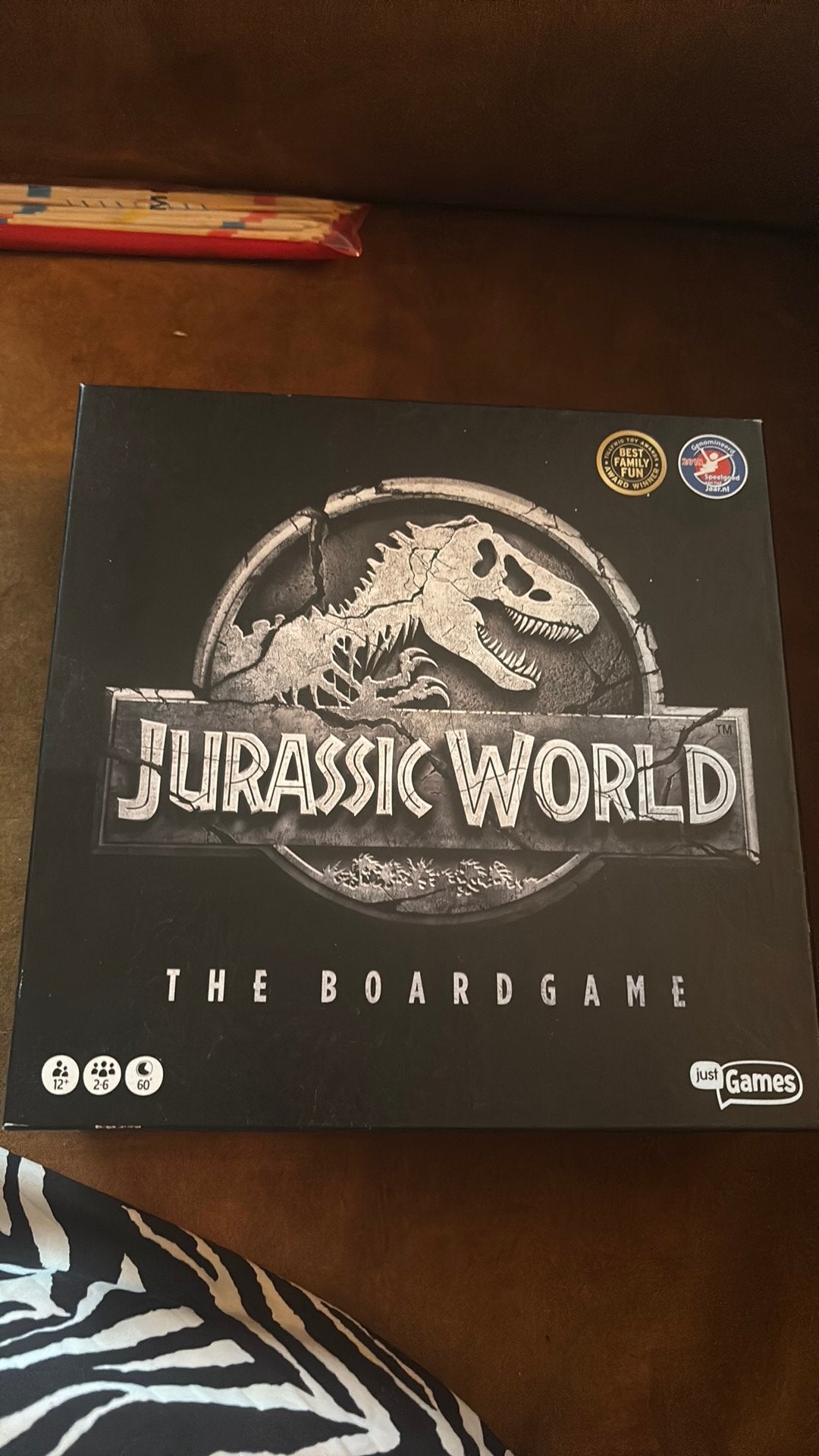Jurassic World The Boardgame, compleet en zo goed als nieuw, Ophalen of Verzenden, Zo goed als nieuw