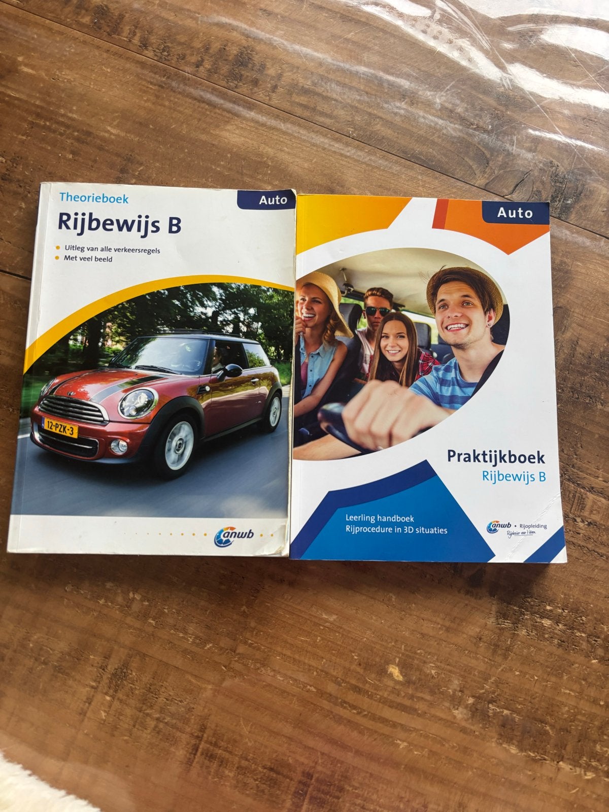 ANWB Theorieboek en Praktijkboek Rijbewijs B (Auto), Ophalen of Verzenden, Zo goed als nieuw, Niet van toepassing