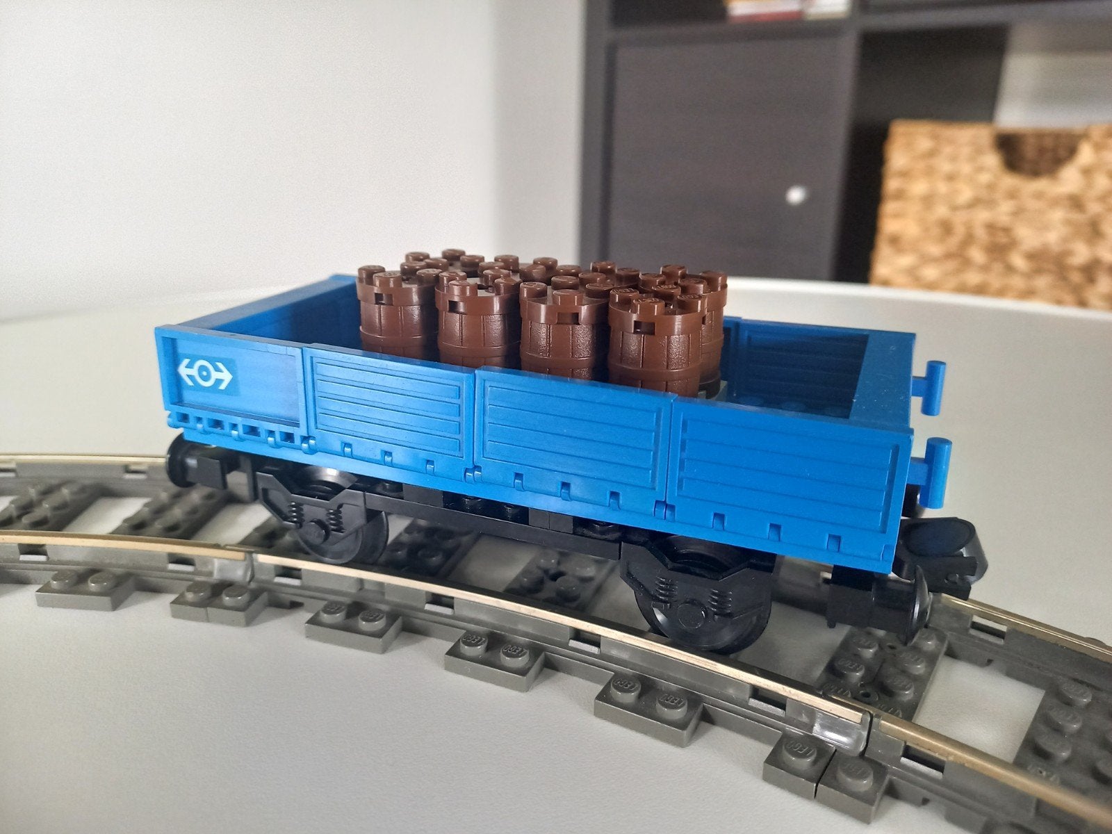 Lego Trein Wagon Blauw met Vaten - set 4563, Kinderen en Baby's, Speelgoed | Duplo en Lego, Ophalen of Verzenden