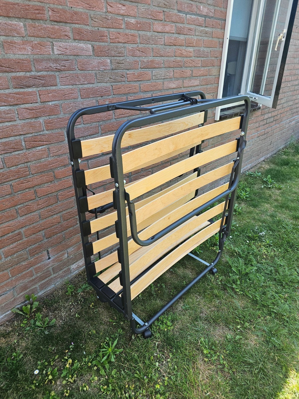 Opvouwbaar logeerbed met lattenbodem, Ophalen, Gebruikt, Eenpersoons, Zwart