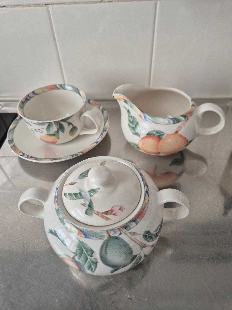 Suikerpot, 2x melkkan, 8 kop en schotels Barratts Naturel, Huis en Inrichting, Keuken | Servies, Ophalen of Verzenden, Zo goed als nieuw