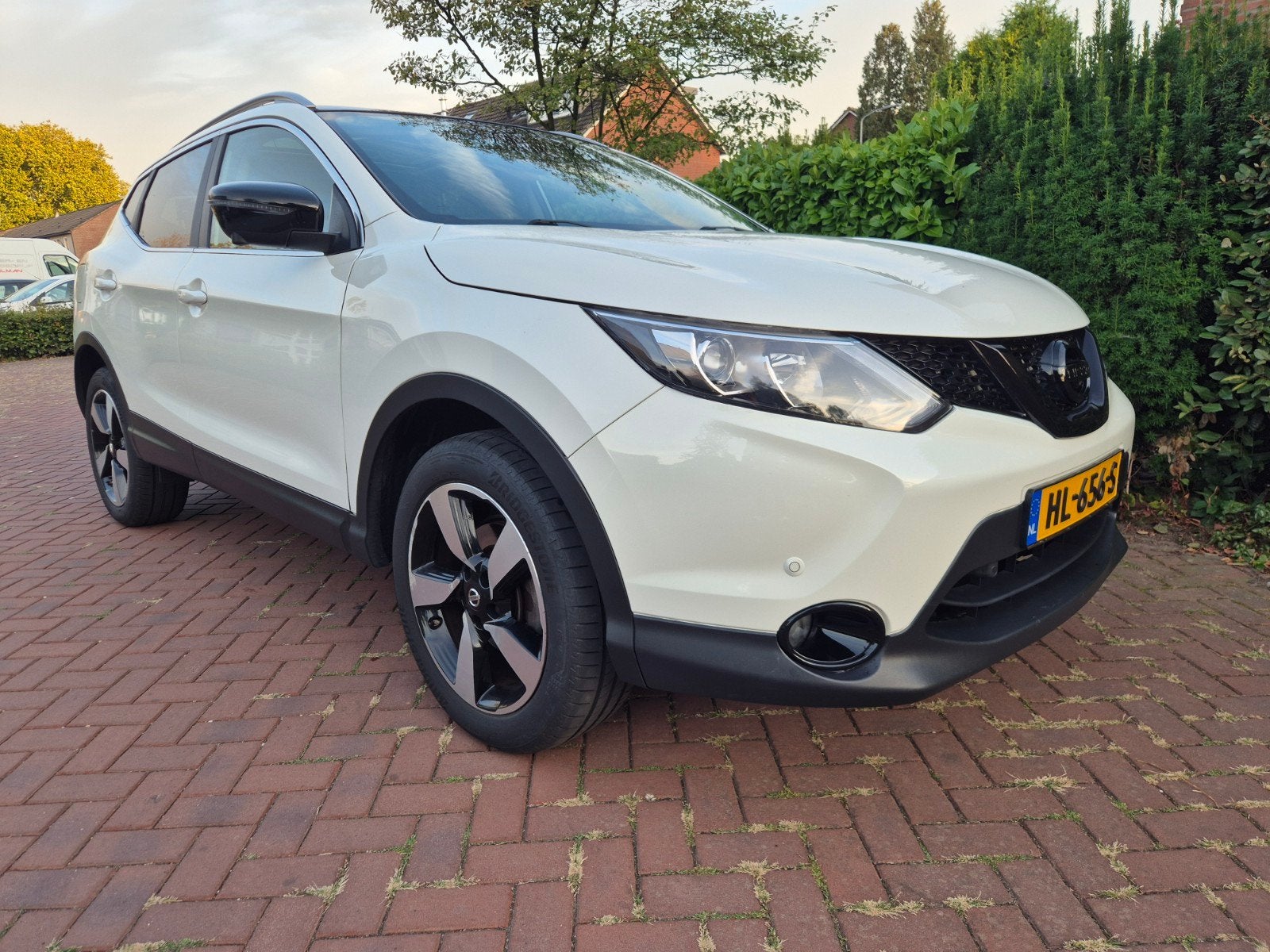 Nissan Qashqai 360, pano, led, Auto's, Voorwielaandrijving, 4 cilinders, Wit, 1200 kg