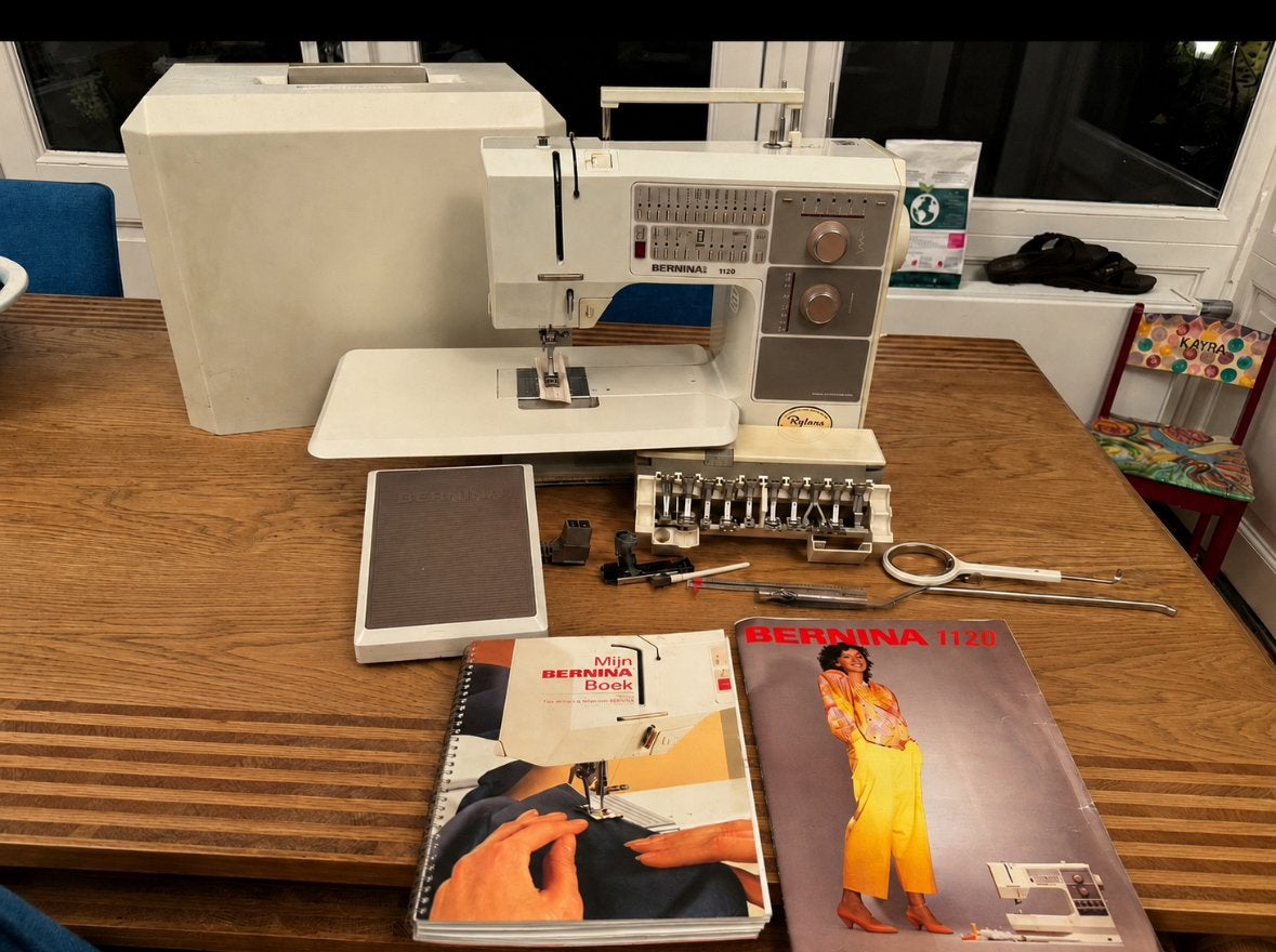 Bernina 1120  -  net beurt gehad, Hobby en Vrije tijd, Naaimachines en Toebehoren, Ophalen, Zo goed als nieuw, Lockmachine, Bernina