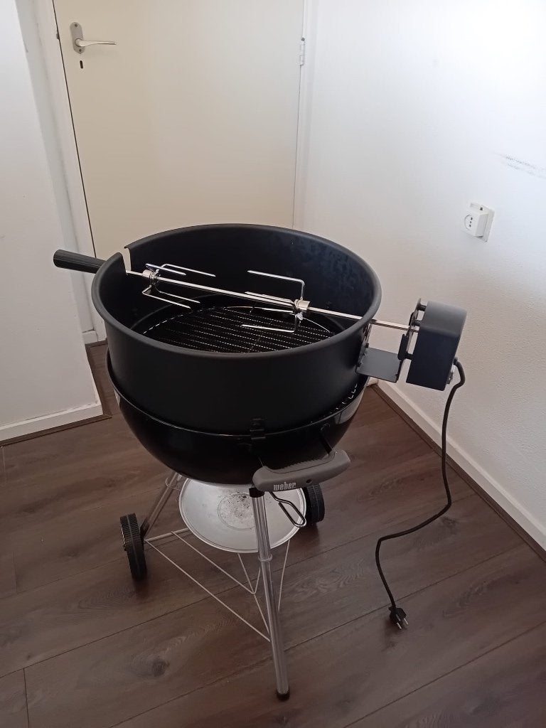 Weber BBQ met starter kit en spit grill, Tuin en Terras, Houtskoolbarbecues, Ophalen, Zo goed als nieuw, Weber, Met accessoires