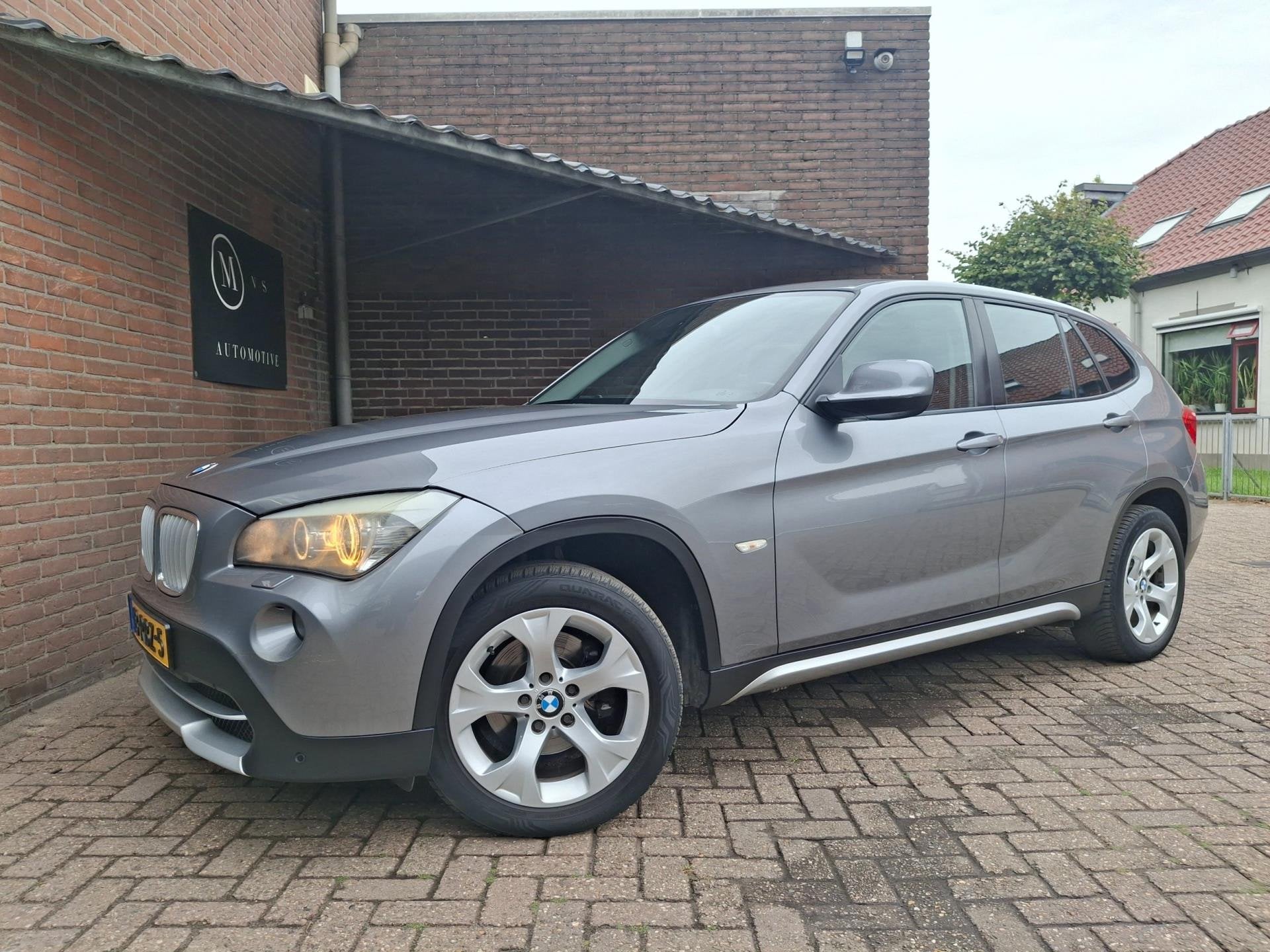 BMW X1 SDrive18i Executive 150PK / Trekhaak / Cruise Control, Auto's, X1, Euro 5, Zwart, 4 cilinders