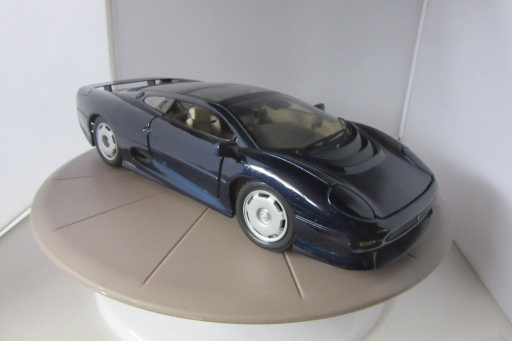 Jaguar XC 220  1;18, Ophalen of Verzenden, Zo goed als nieuw, Auto, Maisto