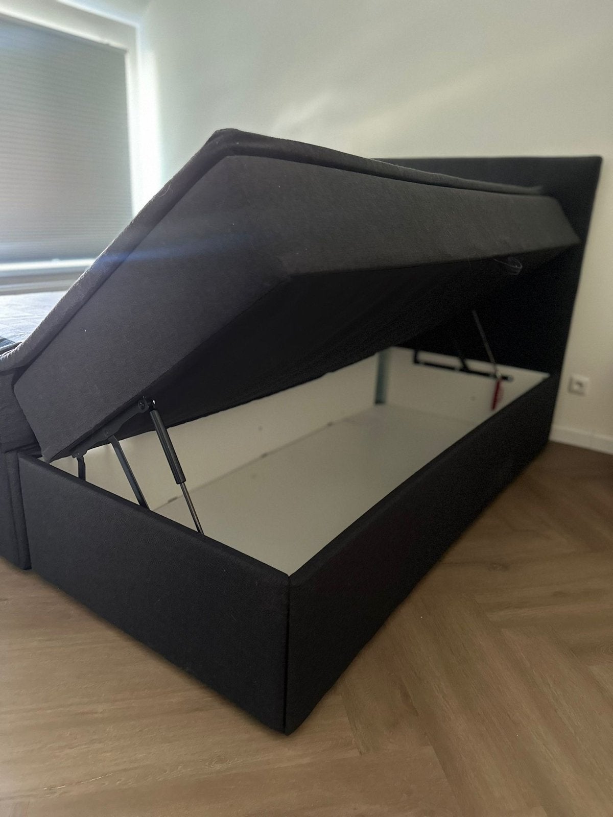Boxspring met opbergruimte - 180x200 cm, Ophalen, Zwart, Tweepersoons, Zo goed als nieuw