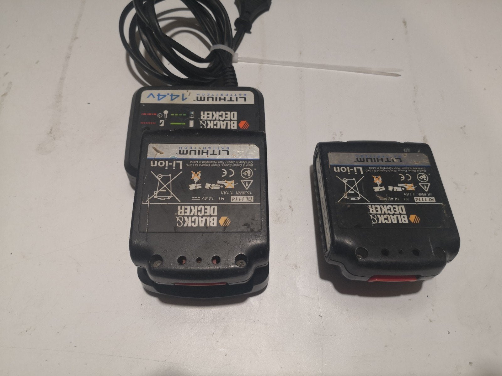 Black & Decker 14.4V Lithium Oplader met 2 Accu's, Ophalen of Verzenden, Gebruikt