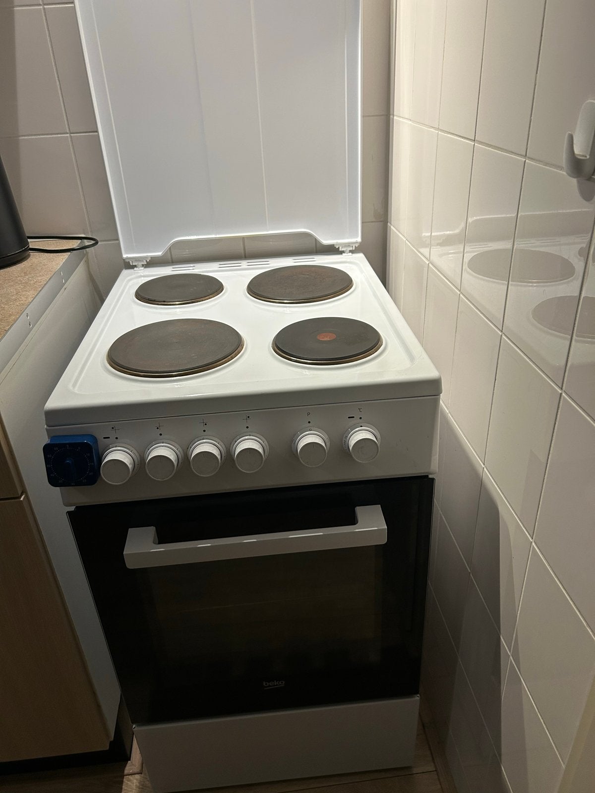 Beko Fornuis, goed onderhouden, zeer goede staat, Witgoed en Apparatuur, Ophalen, 4 kookzones, Zo goed als nieuw, Vrijstaand