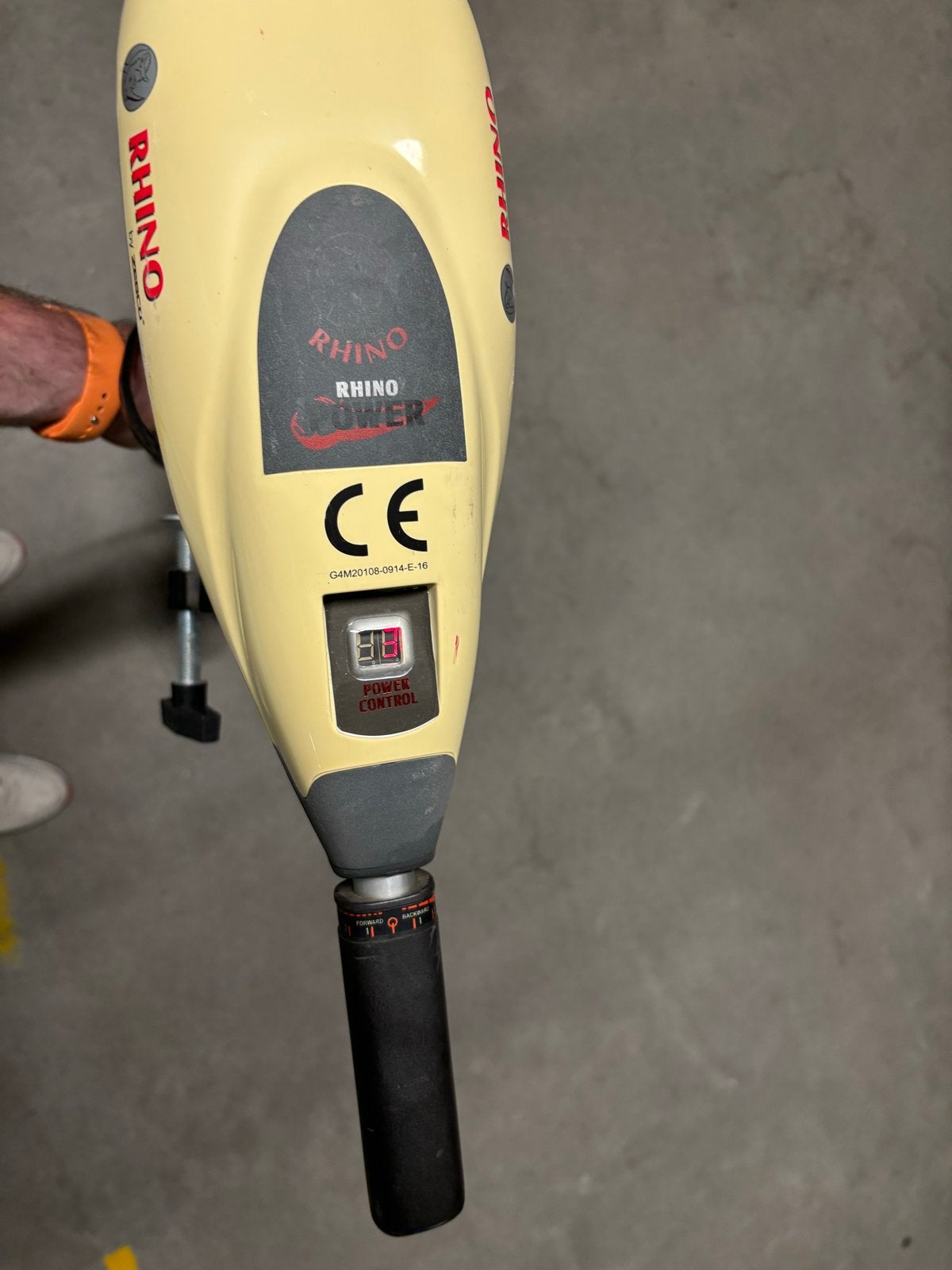 Rhino buitenboordmotor met accu en lader, Ophalen, Gebruikt, Motor en Techniek