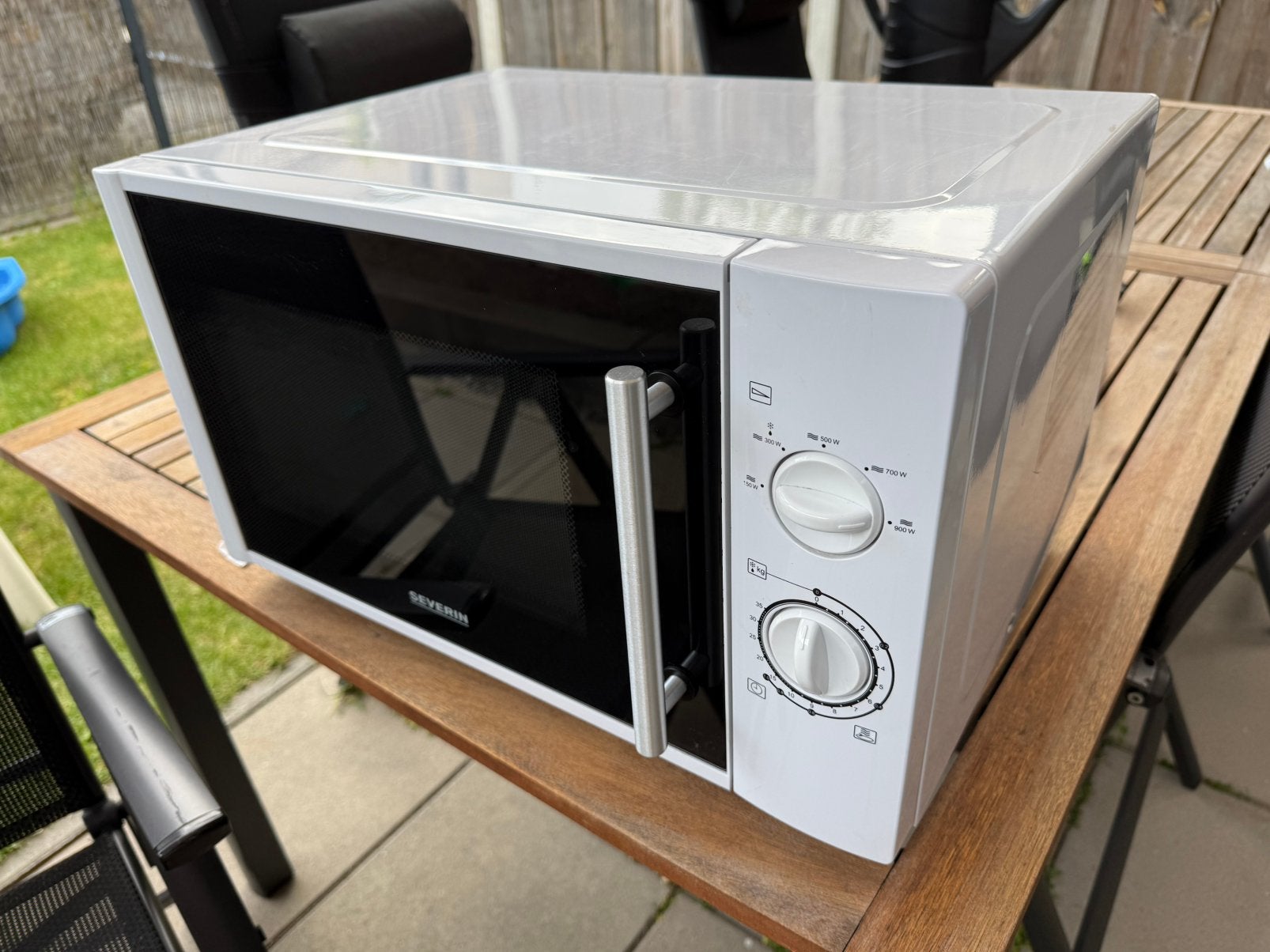 SEVERIN Magnetron 900W – Wit – In nette staat, Ophalen, Zo goed als nieuw, Vrijstaand, Magnetron