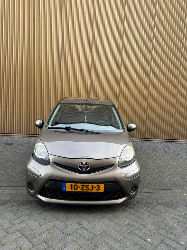 Toyota Aygo 2012 | Nieuwe banden + APK tot 05-2027, Voorwielaandrijving, 4 stoelen, Handgeschakeld, Particulier