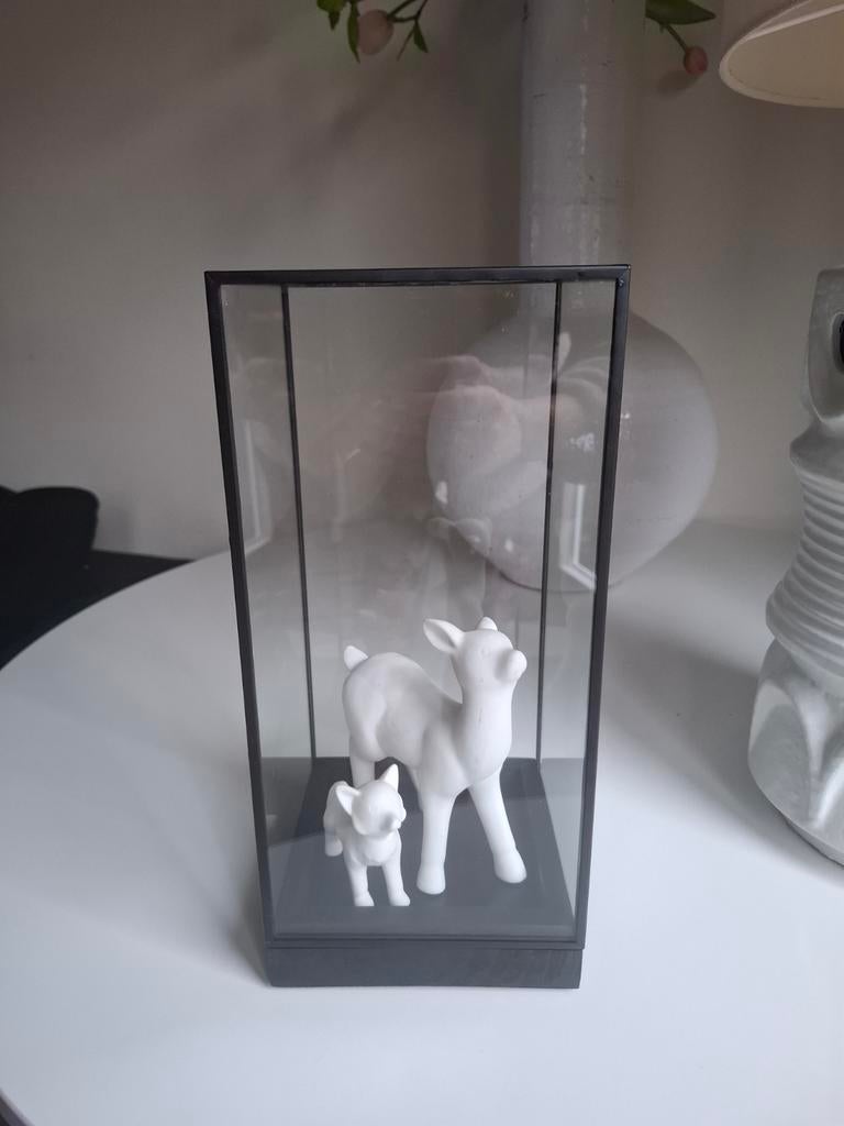 Vitrinekastje te koop. Kleur zwart., Huis en Inrichting, Kasten | Vitrinekasten, Ophalen, 50 tot 100 cm, Zo goed als nieuw, Minder dan 100 cm
