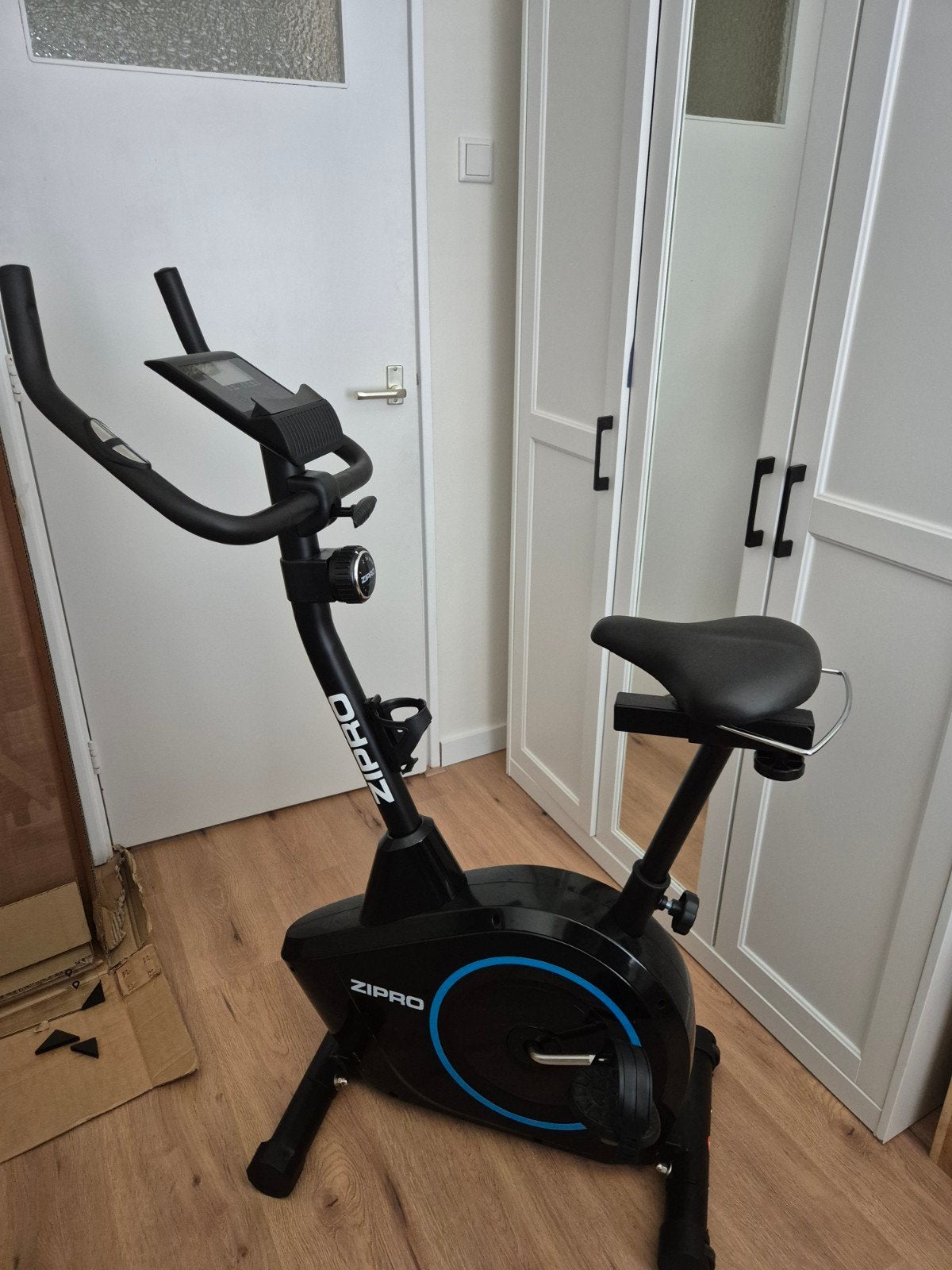 Zipro Hometrainer - Zo goed als nieuw, Sport en Fitness, Fitnessapparatuur, Ophalen, Zo goed als nieuw, Hometrainer