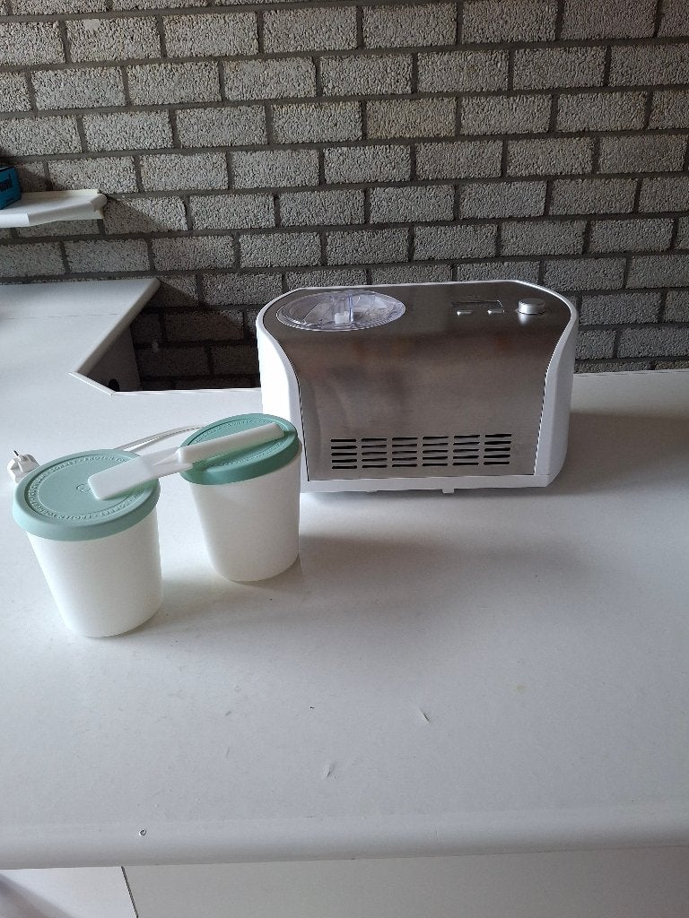 ijsmachine Elli, Ophalen, Zo goed als nieuw, Zelfvriezend