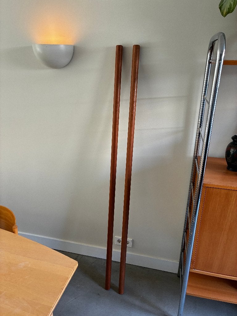 2x Mahonie houten Stokken / Leuning gelakt 180cm, 42mm TIBU, 25 tot 50 mm, Nieuw, Balk, Ophalen