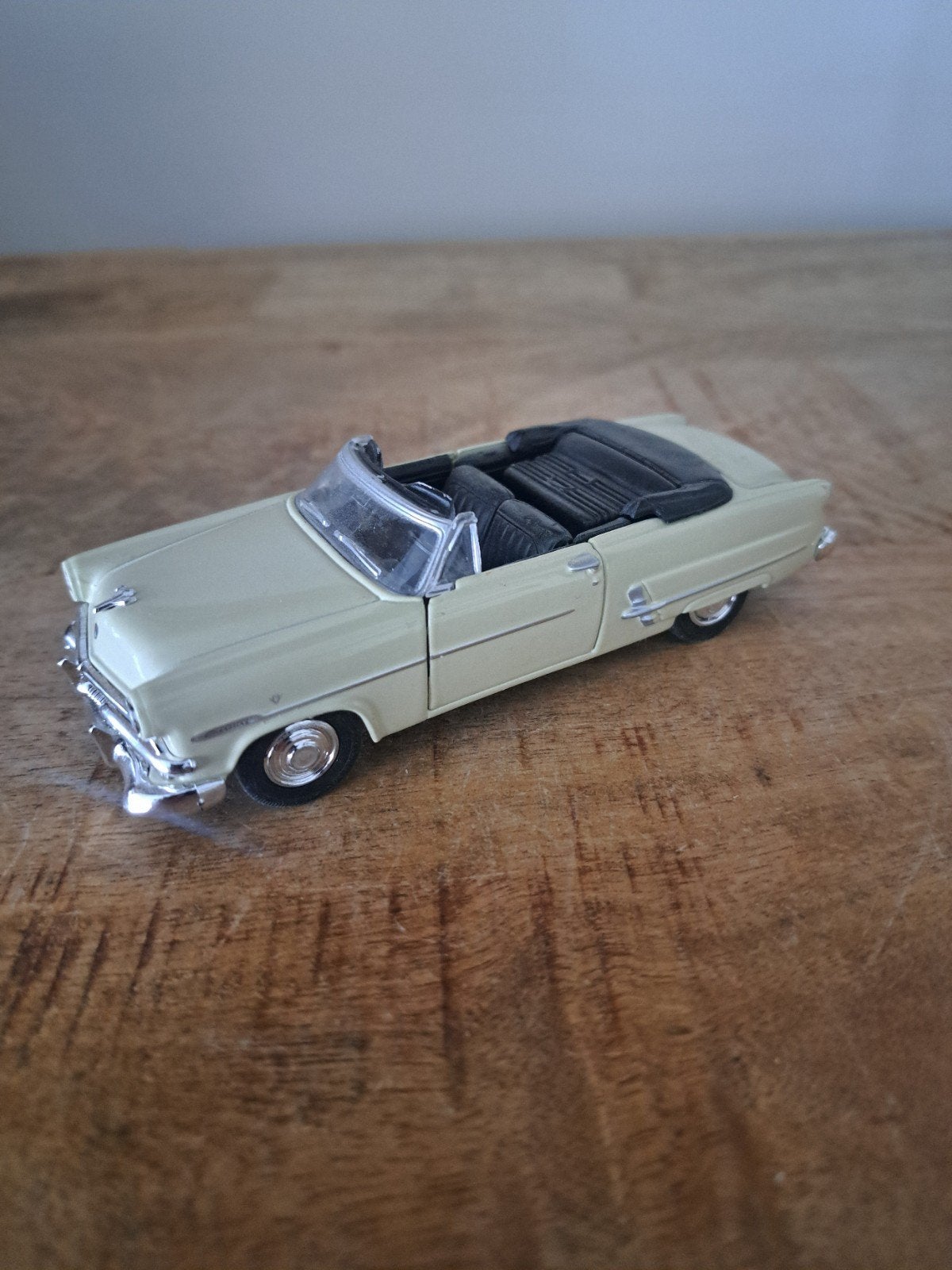 welly model ford crestline sunliner, Overige merken, Auto, Ophalen of Verzenden, Zo goed als nieuw