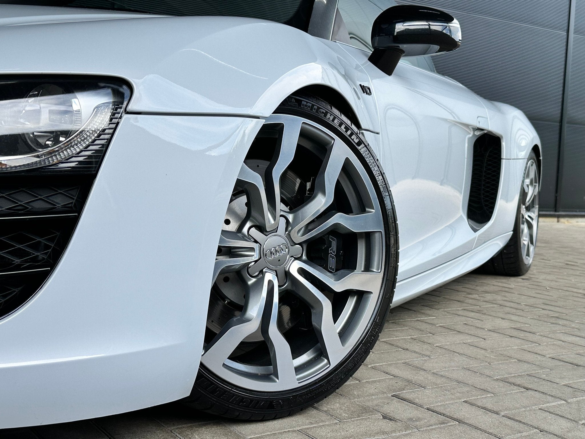 Audi R8 SPIDER V10 | Org NL | Bang Olufsen | UNIEK | Leer |, Auto's, Audi, Automaat, Gebruikt, Cabriolet, Wit