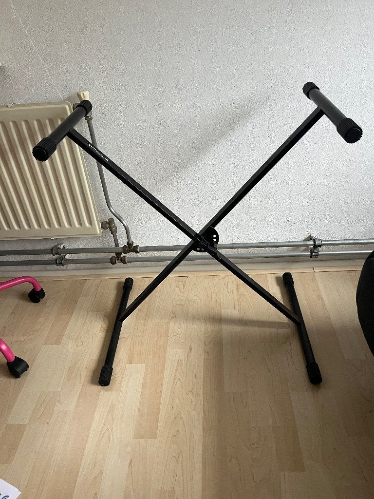 Keyboard standaard Millenium, Muziek en Instrumenten, Standaards, Ophalen, Zo goed als nieuw, Instrumentstandaard, Keyboard of Synthesizer