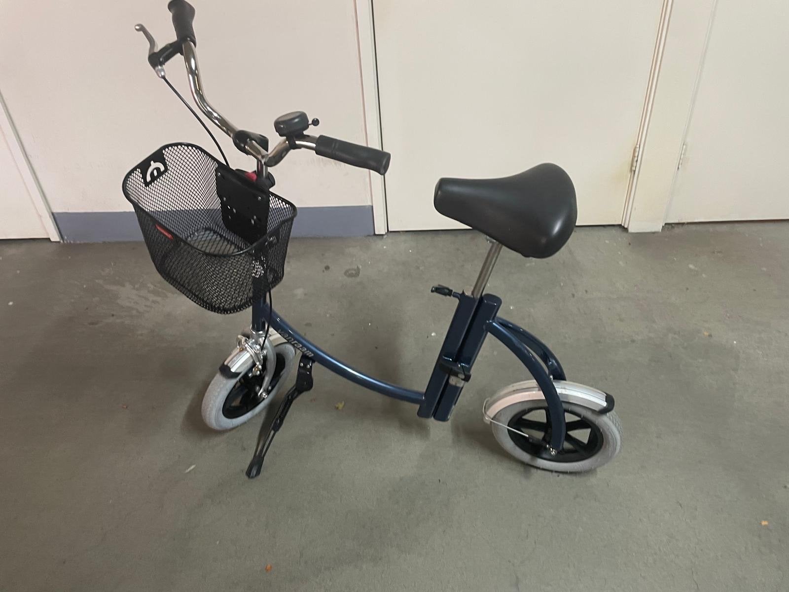 Compacte loopfiets voor volwassenen - ideaal voor revalidati, Fietsen en Brommers, Ophalen of Verzenden, Gebruikt, Velgrem