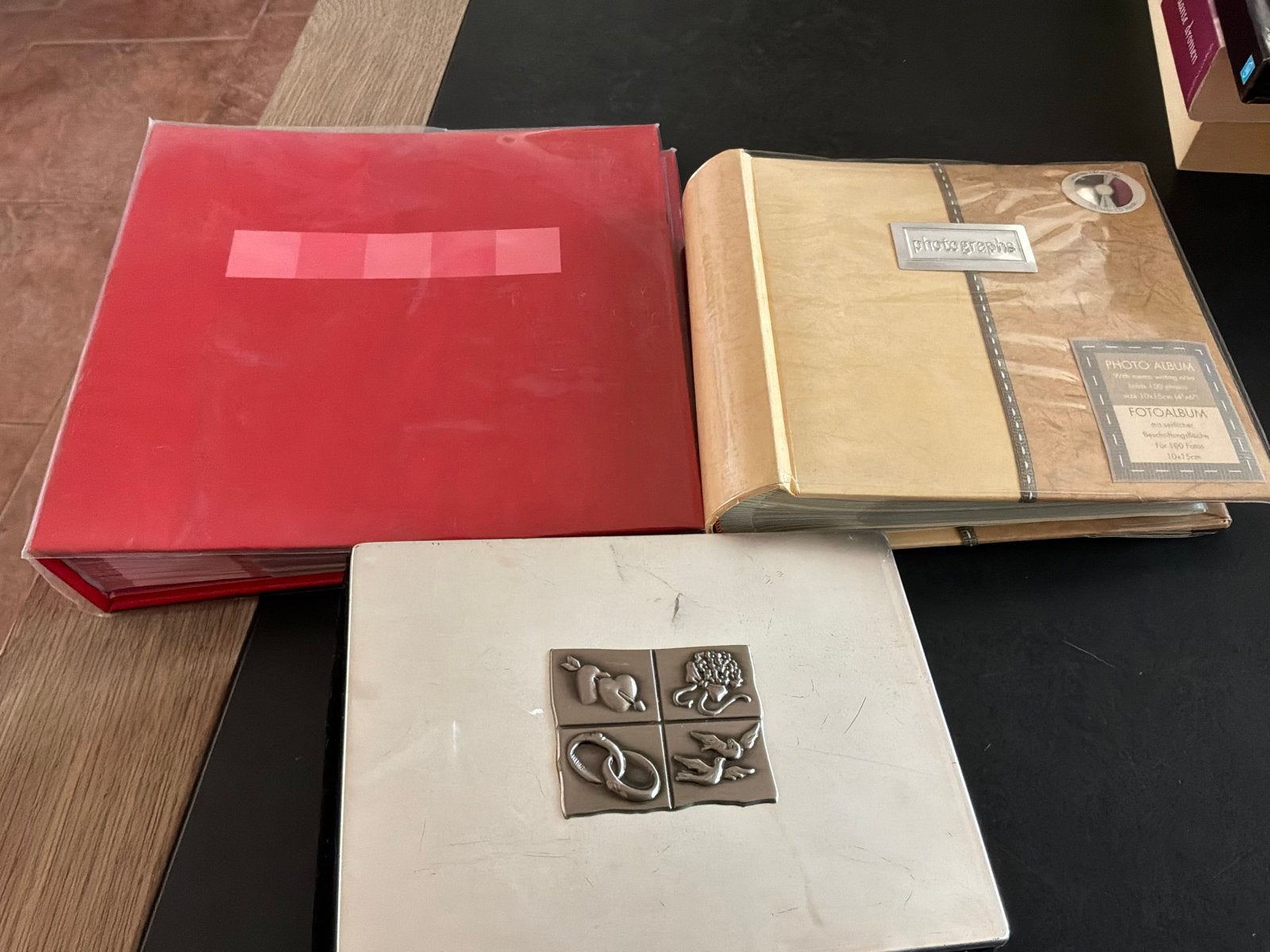 Diverse fotoalbums: insteekalbums en plakboek bijna gratis, Gebruikt, Rood, Ophalen of Verzenden, Met insteekhoezen