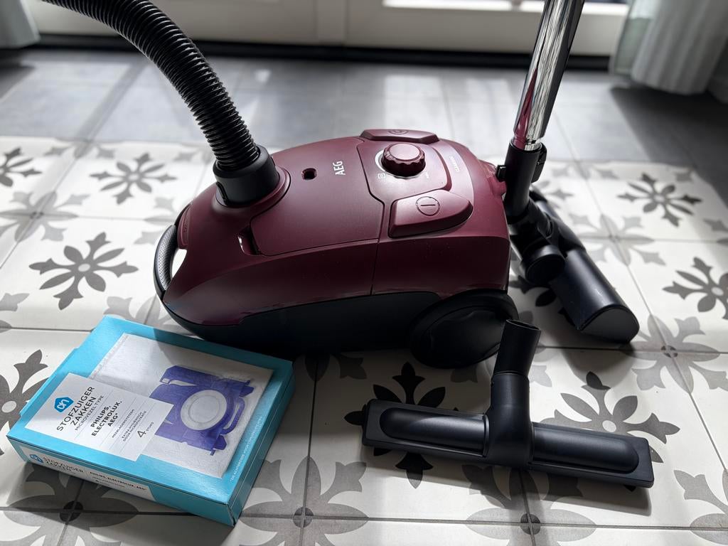 AEG Clean 5000 Stofzuiger met zak - Nieuw, Ophalen, Nieuw, Stofzak, Minder dan 1200 watt
