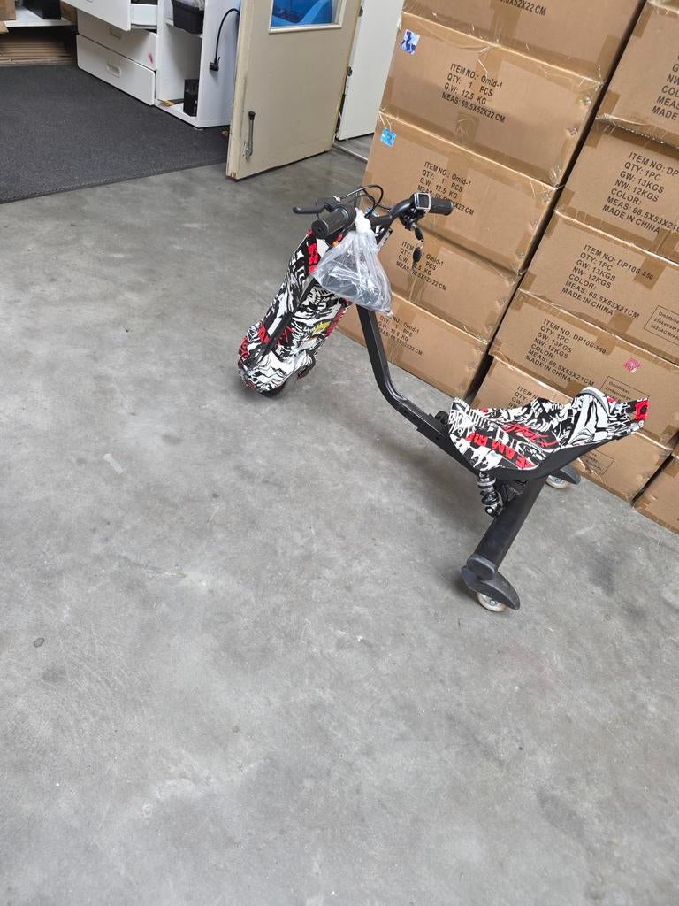 Elektrische Drift Trike 350W 36V Bluetooth - Verin, Ophalen of Verzenden, Zo goed als nieuw