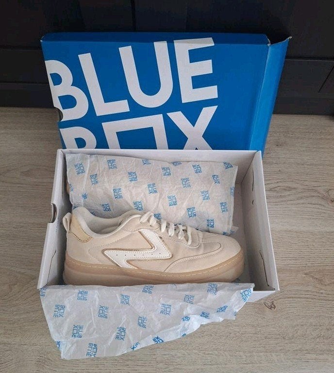 BLUE BOX Sneaker beige wit Maat 39🙂, Blue Box, Beige, Ophalen of Verzenden, Sneakers of Gympen
