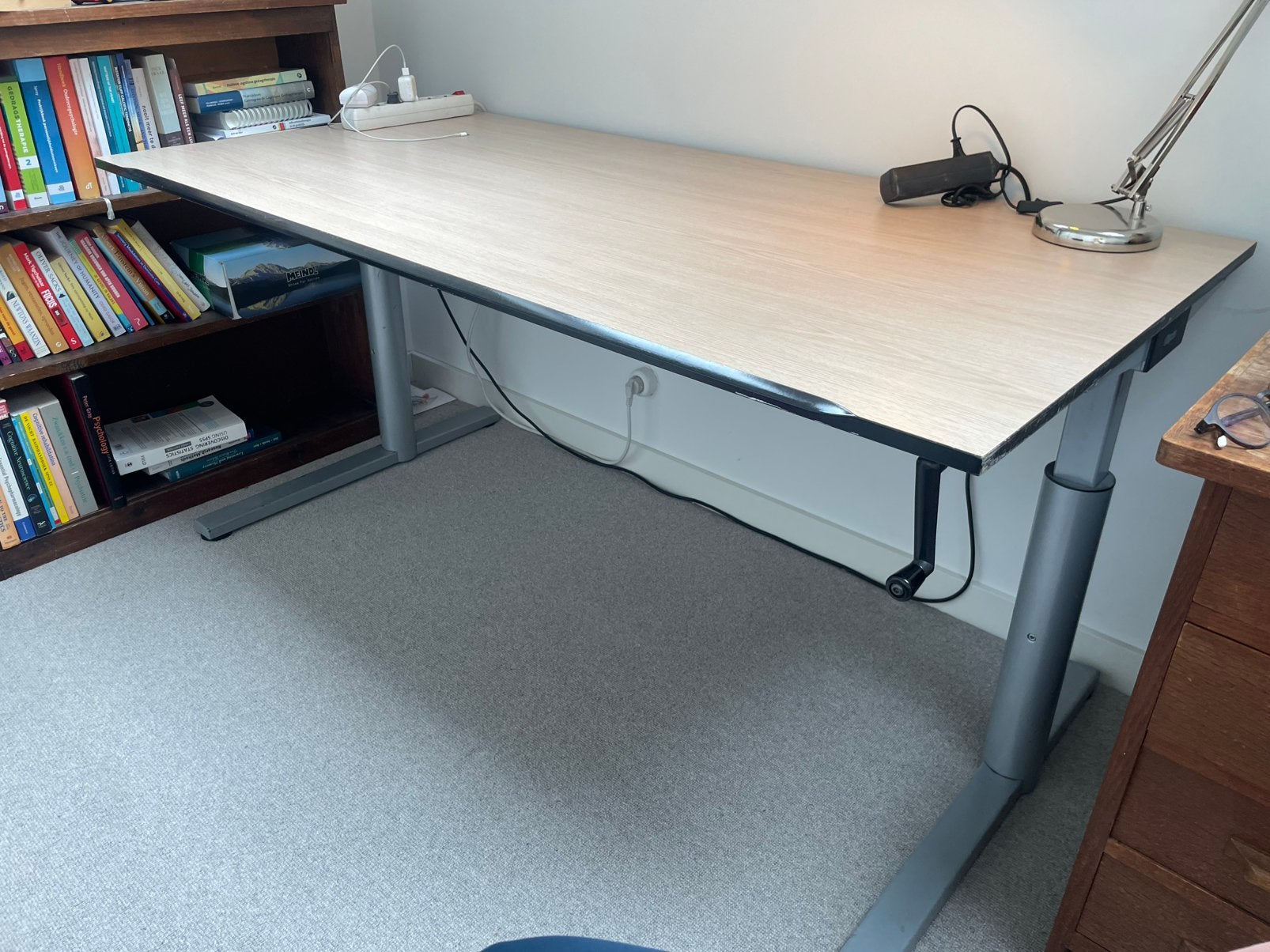 Gispen bureau in hoogte verstelbaar, Ophalen, In hoogte verstelbaar, Zo goed als nieuw