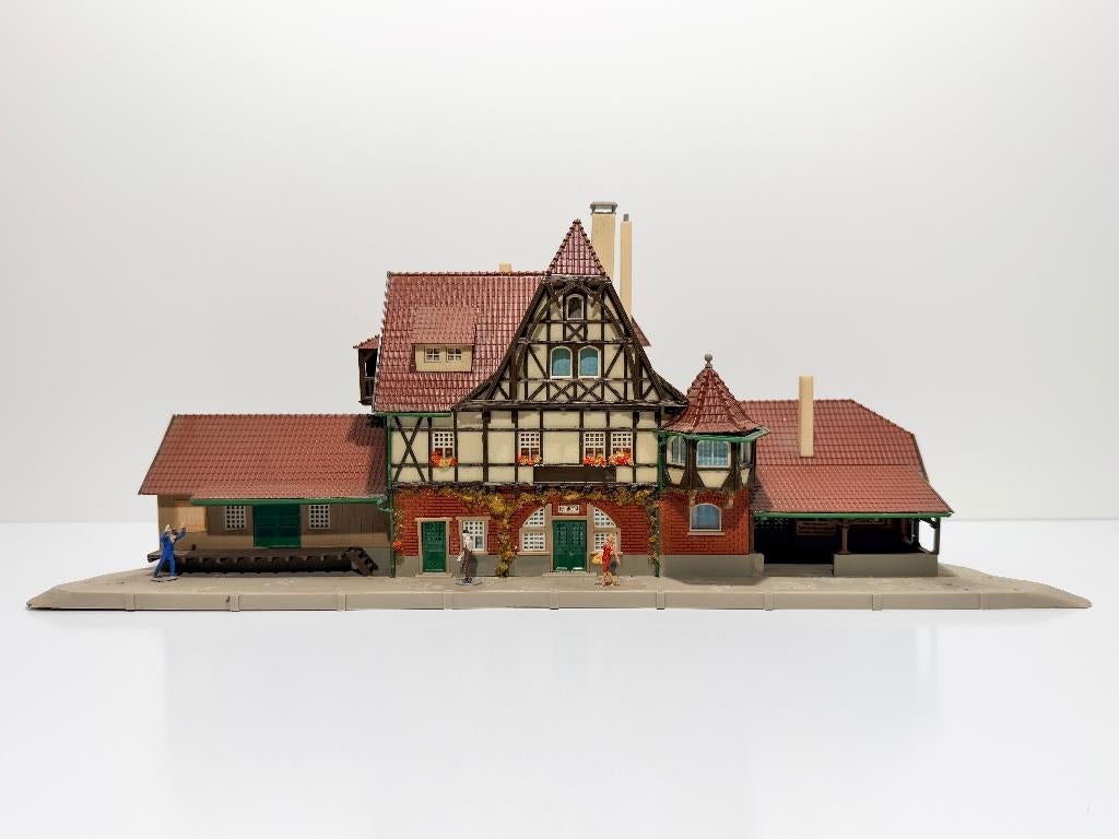 Vollmer: 22625 Station NEUFFEN voor H0-spoor, Gebruikt, Gelijkstroom of Wisselstroom, Brug, Tunnel of Gebouw, Analoog