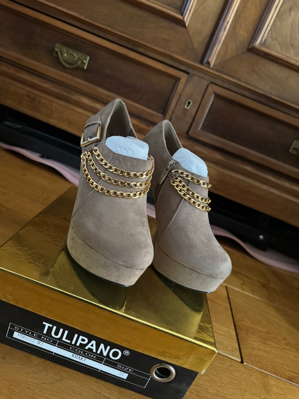 Tulipano hakken, Kleding | Dames, Schoenen, Ophalen of Verzenden, Zo goed als nieuw, Beige, Schoenen met hoge hakken