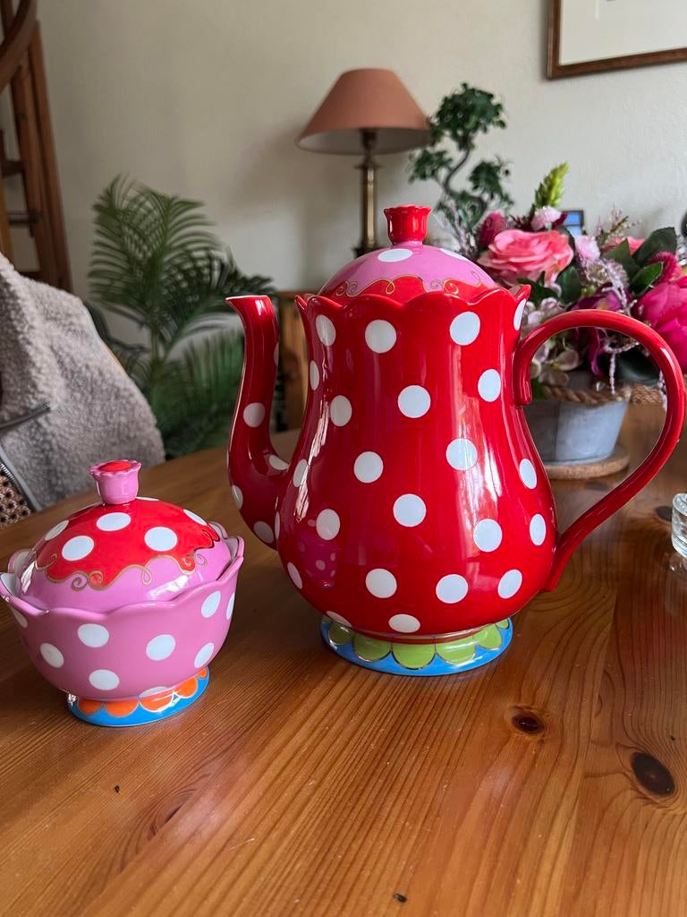 Oilily vintage theepot en suikerpot - nieuwstaat, Ophalen, Keramiek, Overige typen, Nieuw