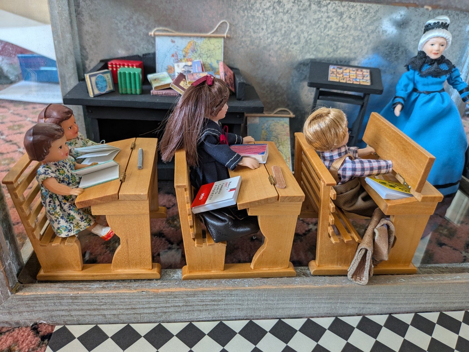Ouderwets schooltje met accessoires - zelf in te delen, Ophalen
