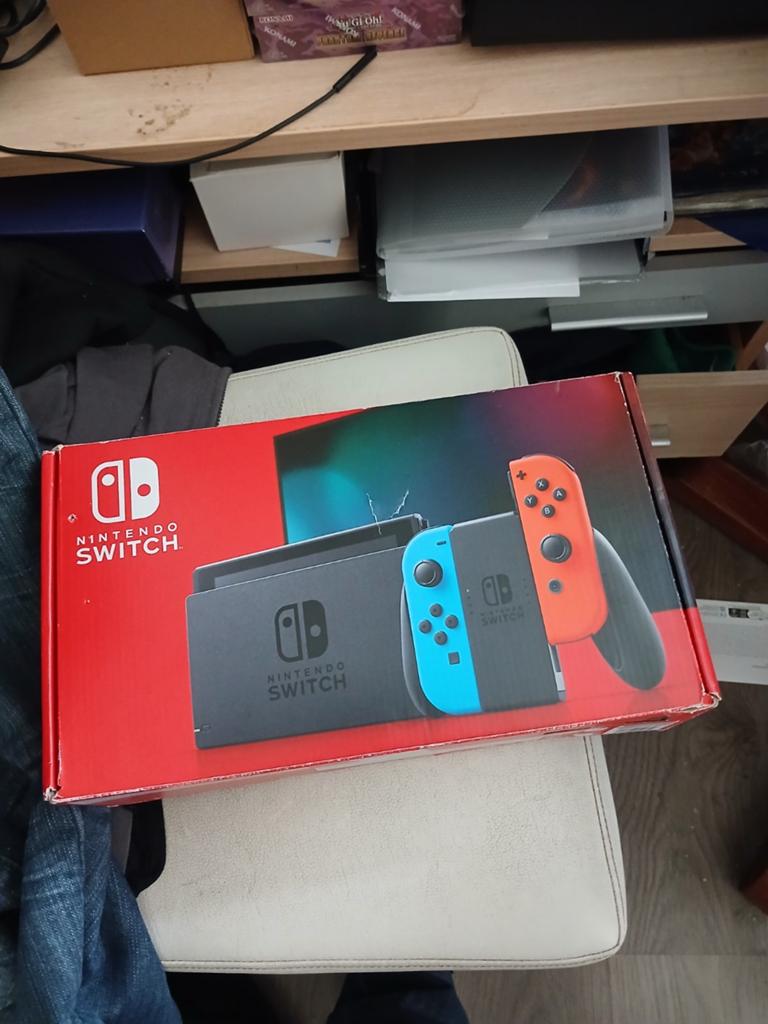 Nintendo switch v2 te koop, Spelcomputers en Games, Ophalen of Verzenden, Met 2 controllers, Switch 2019 Upgrade
