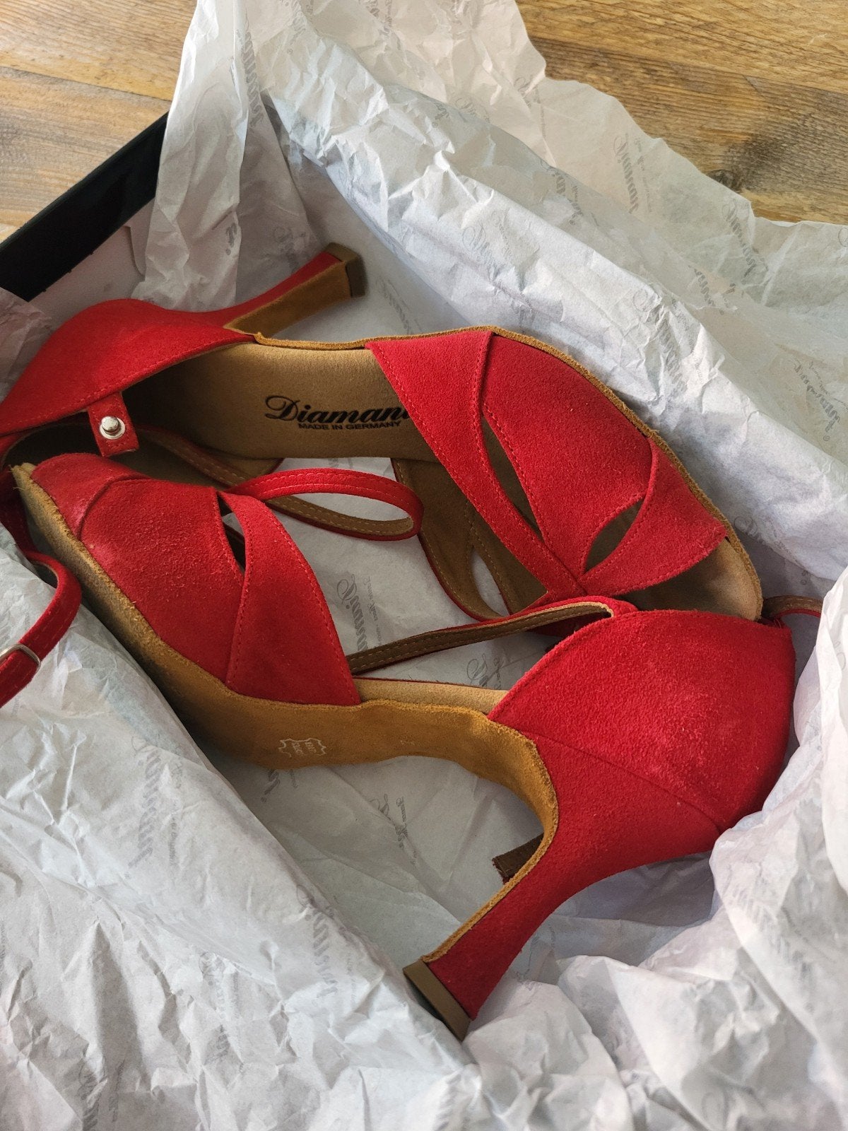 Rode latin dansschoenen, merk Diamant, maat 40,5, Ophalen of Verzenden, Zo goed als nieuw, Schoenen