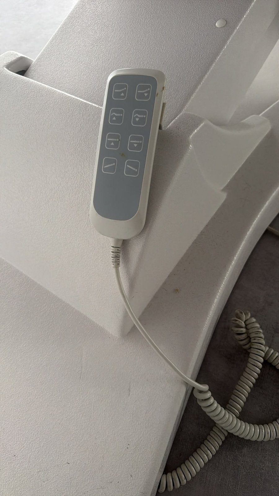 Witte lederlook elektrische behandelstoel, Ophalen, Kunststof, Wit, Zo goed als nieuw
