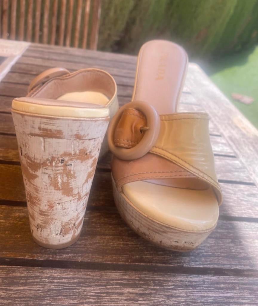 Prada Muiltjes met Hak - Beige/Crème mr 36, Ophalen of Verzenden, Gedragen, Beige, Sandalen of Muiltjes
