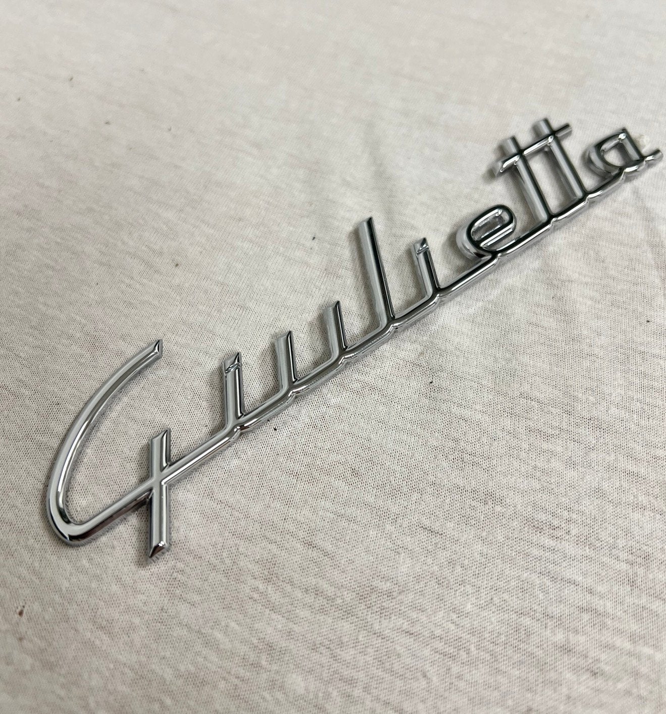 Alfa Romeo Giulietta (2010-2016) logo embleem badge 50510139, Auto diversen, Ophalen of Verzenden, H, H, H